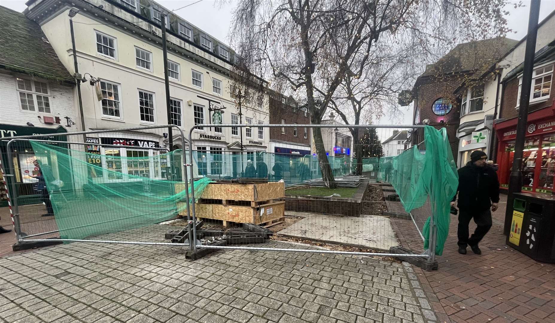 A section of Ashford High Street was cordoned off ahead of work beginning on the play park