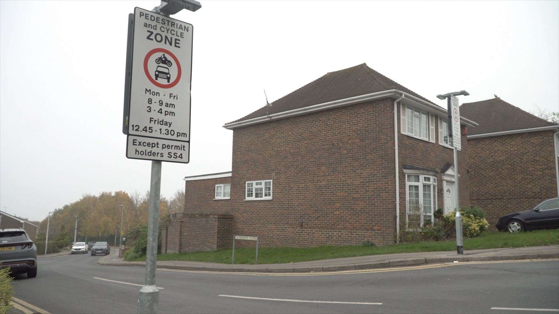 The School Streets scheme aims to improve safety of children walking to school